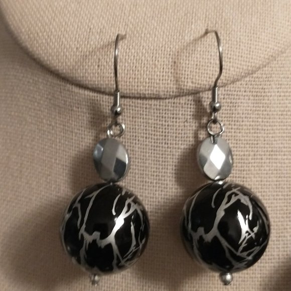 Black and Silver Chunky Statement Necklace / Bracelet / Earring Set - Picture 7 of 10